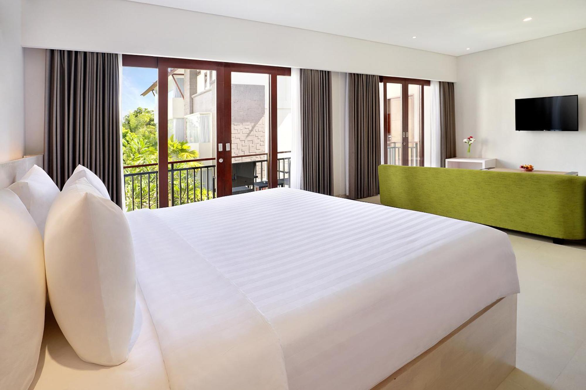 Townhouse Oak Signature Hotel 4*